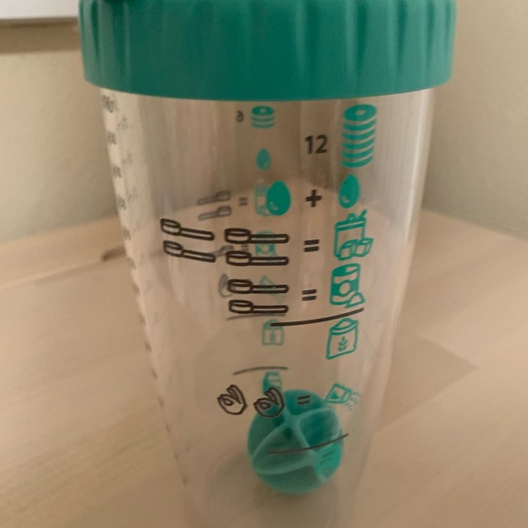 Pampered Chef batter shaker - Picture 1 of 4